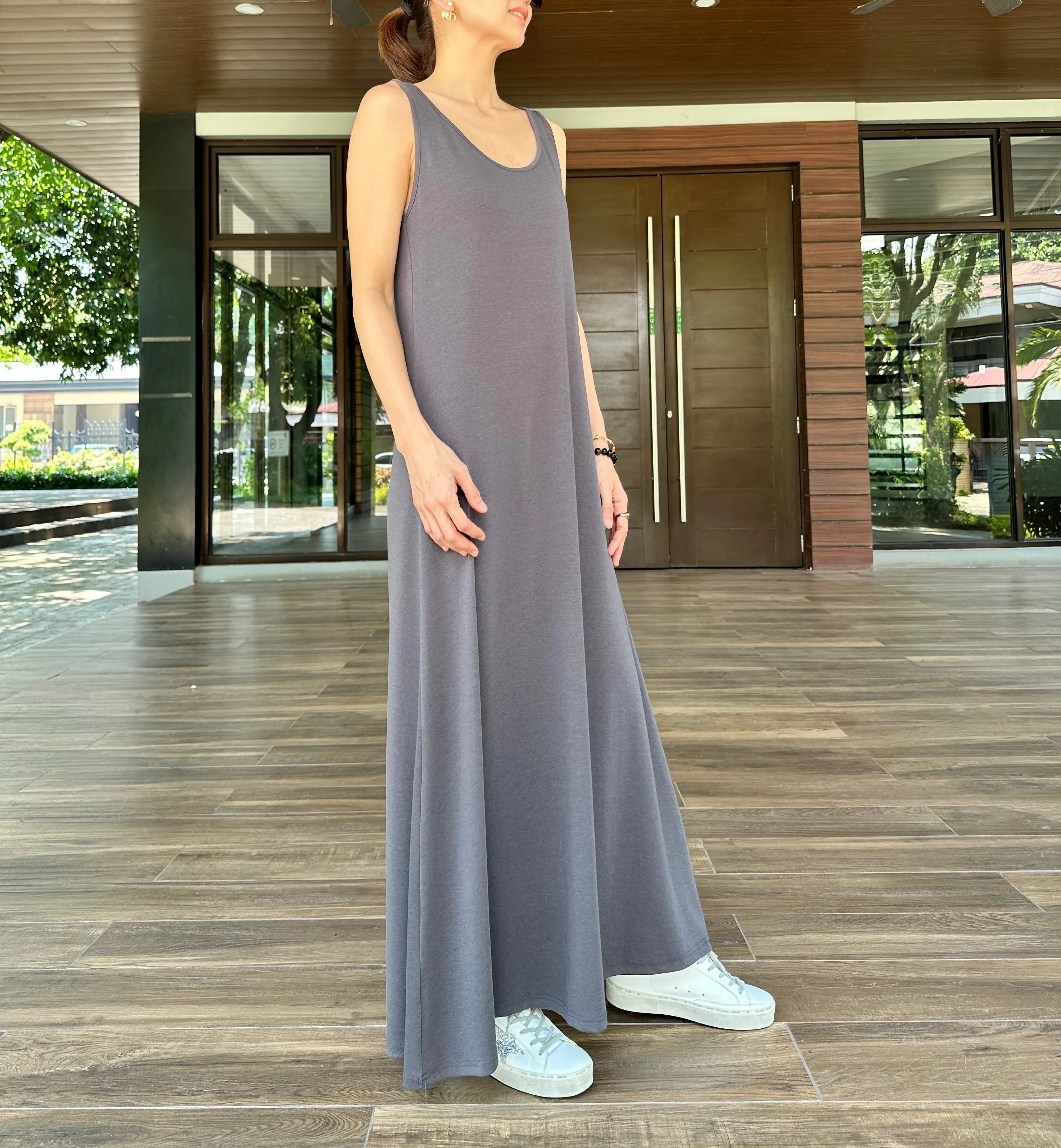 Audrey Sleeveless Dress in Grey