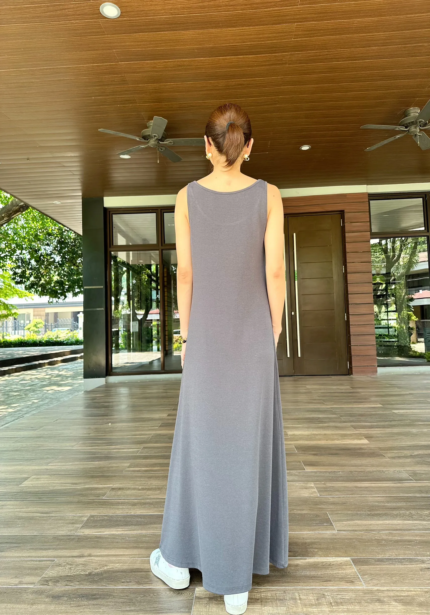 Audrey Sleeveless Dress in Grey