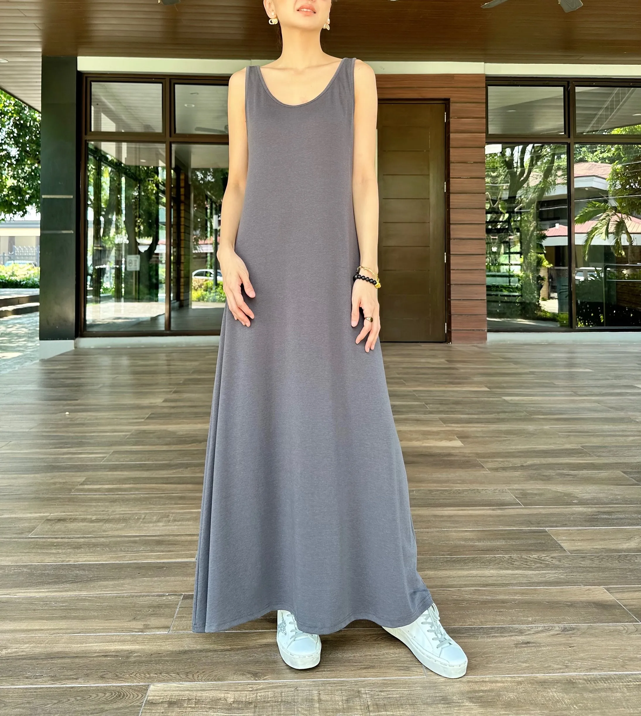 Audrey Sleeveless Dress in Grey